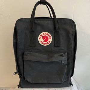 Fjallraven Kanken with water bottle holder